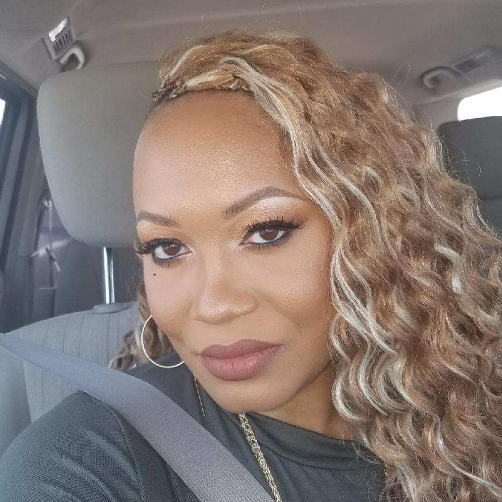 Meet your Posher, Angela